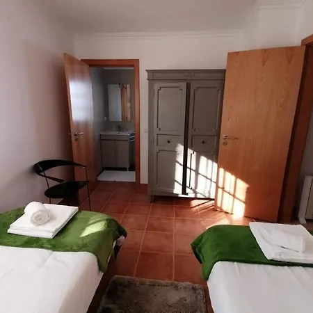 Fuer 10 Personen In Vau, Regiao Centro בית נופש *