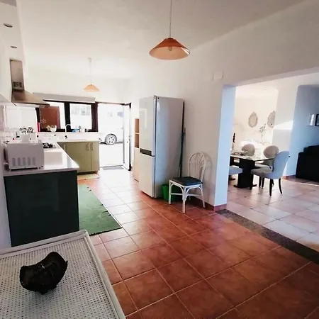 בית נופש Fuer 10 Personen In Vau, Regiao Centro *