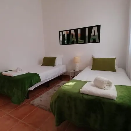 Fuer 10 Personen In Vau, Regiao Centro *