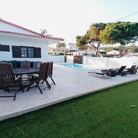 בית נופש Fuer 10 Personen In Vau, Regiao Centro *